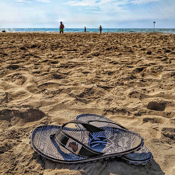 Gumbies - men's ISLANDER flip flops - BLACK SIGNATURE