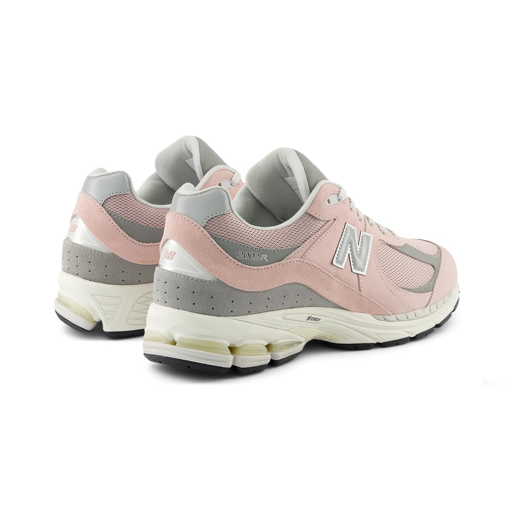 New Balance unisex athletic shoes M2002RFC