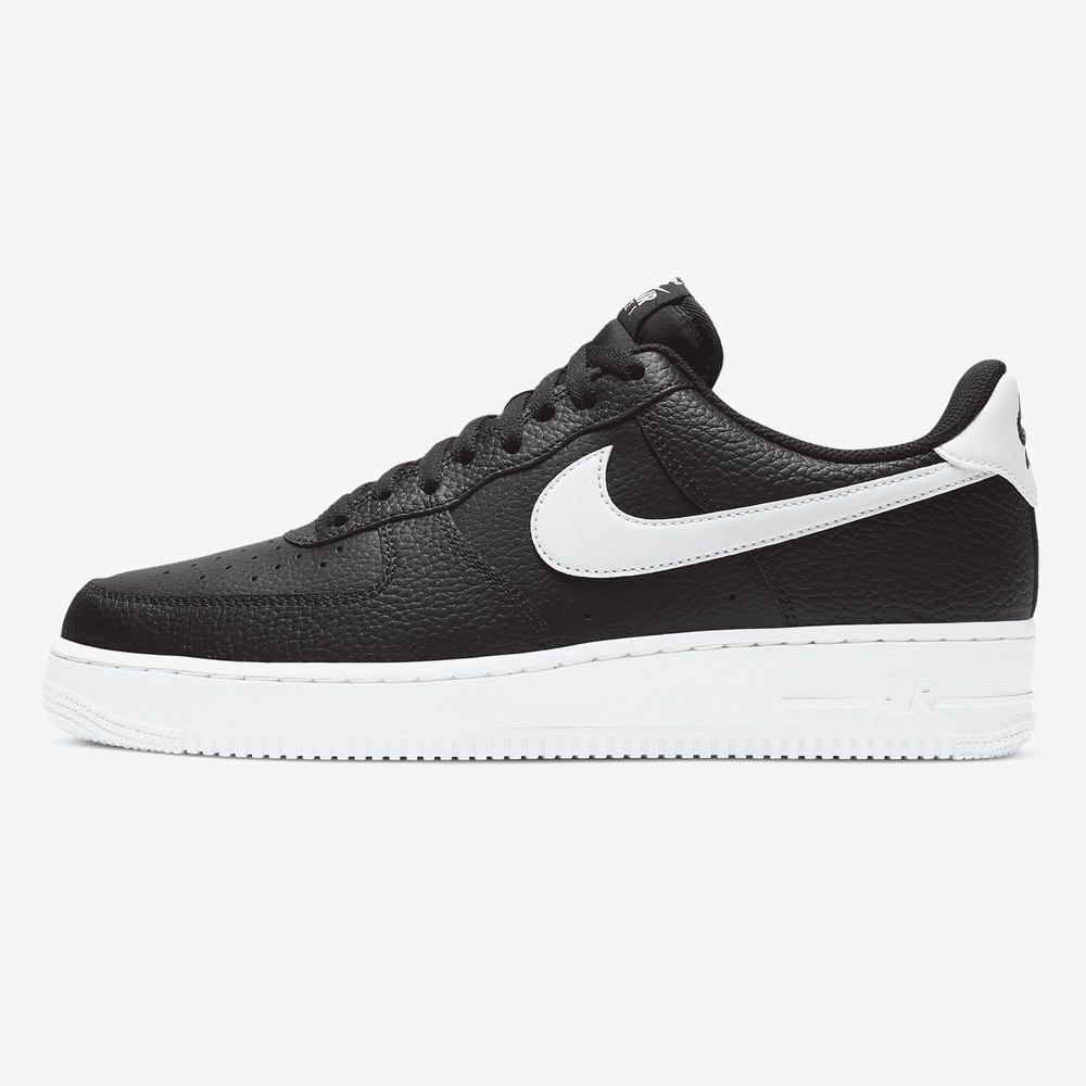 Nike Männer Sportschuhe Air Force 1 '07 CT2302 002