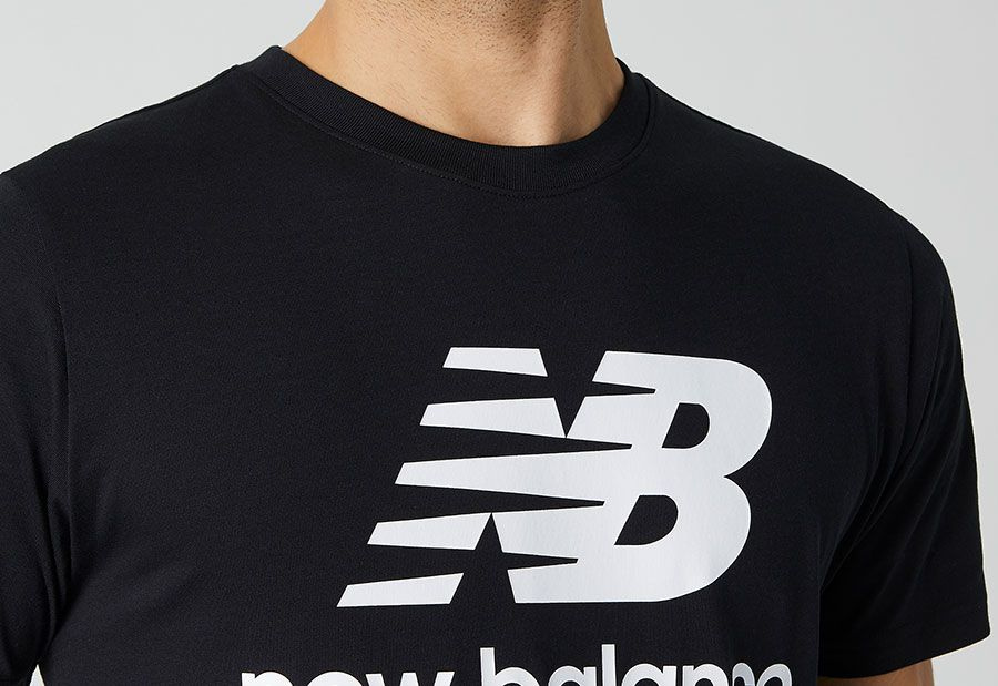 New Balance Kurzarm-T-Shirt Essentials Stacked Logo T BK MT01575BK