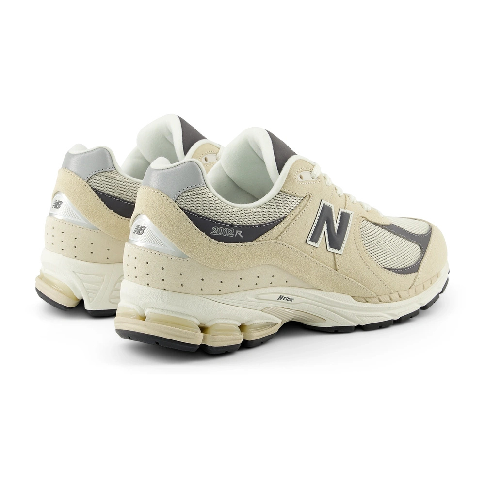 New Balance unisex athletic shoes M2002RFA