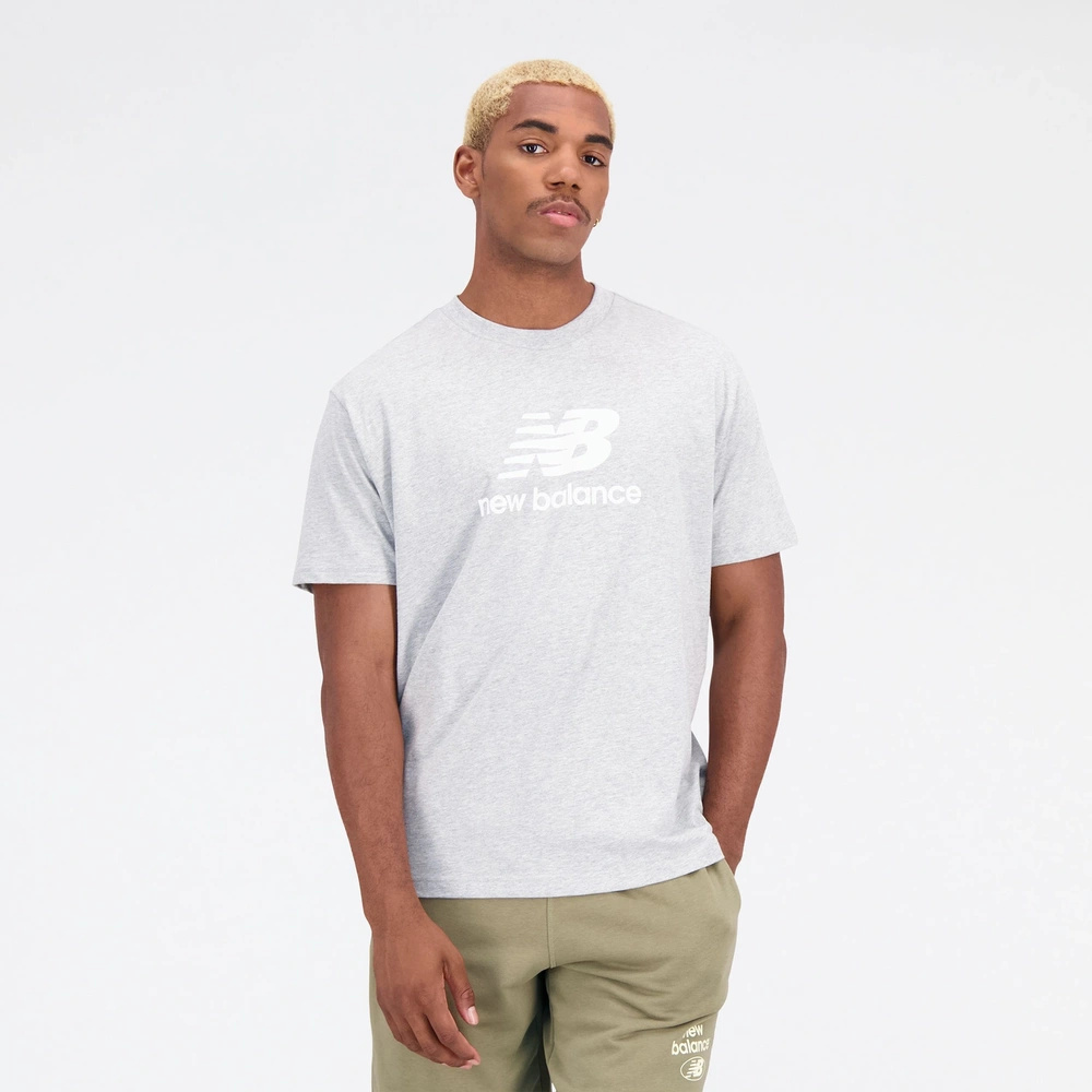 New Balance Herren-T-Shirt ESSENTIALS STACKED LOGO CO AG MT31541AG