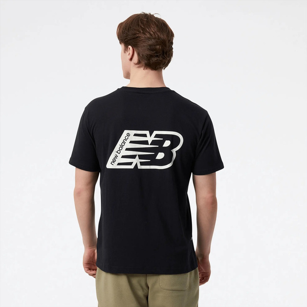 New Balance Herren-T-Shirt NB ESSENTIALS GRAPHIC SHOR BK MT23514BK