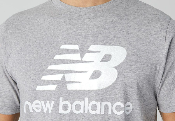 New Balance Kurzarm-T-Shirt Essentials Stacked Logo T AG MT01575AG