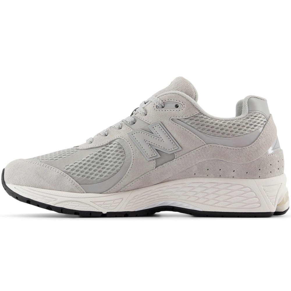 New Balance unisex athletic shoes M2002WD